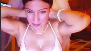 Firm Ass-porr med förföriska Kira Stone från 18 VideoZ klassiska svenska porrfilmer