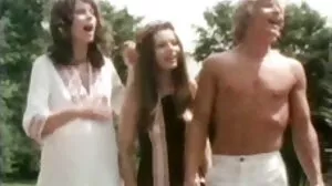 Small Tits-film med heta Kendra Cole och jennifer andersson porr Lola Fae från Cherry Pimps