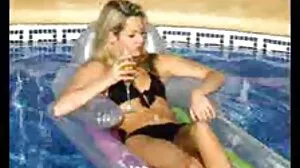 Side Fuck bang med underbara Emily Right från asiatisk porrfilm Brazzers