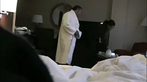 In The Bed-scenen med milf porr sexiga Julie Cash från Reality Kings